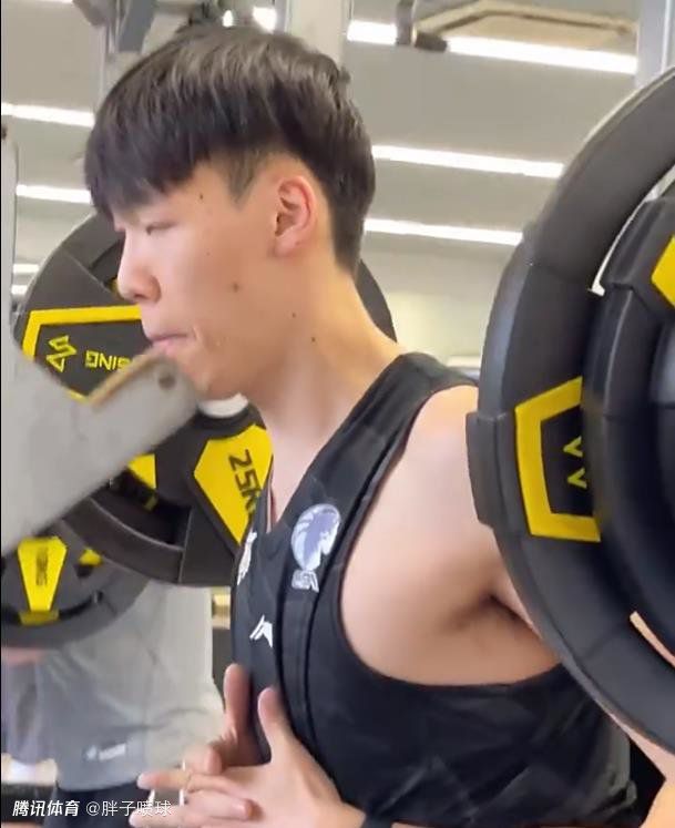 自从他上任以来，曼联改变了之前在转会市场上不成功的做法，并允许他更多参与转会决策。